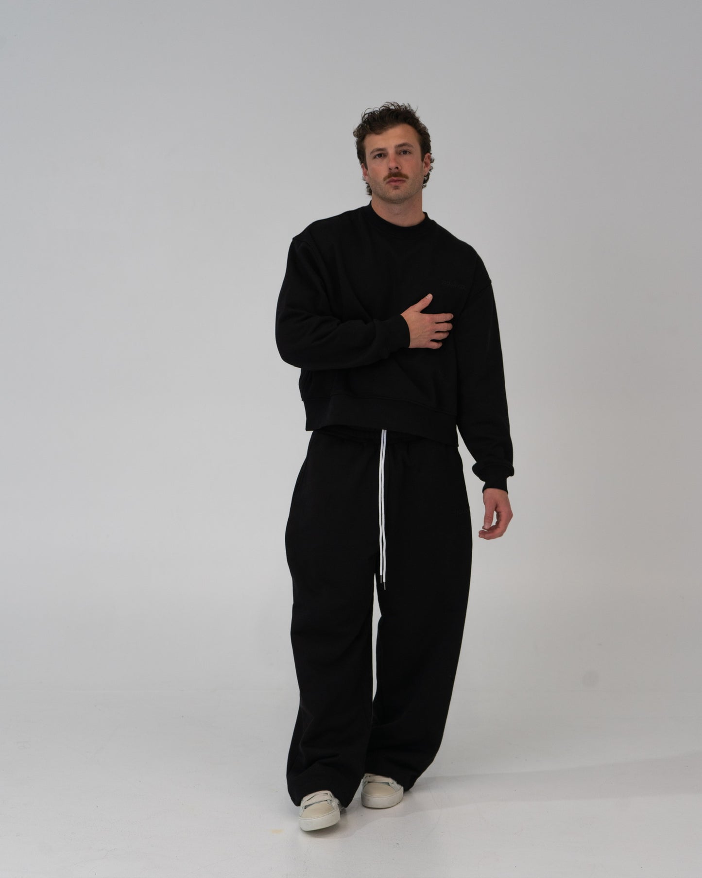 Lounge Crewneck - BLACK