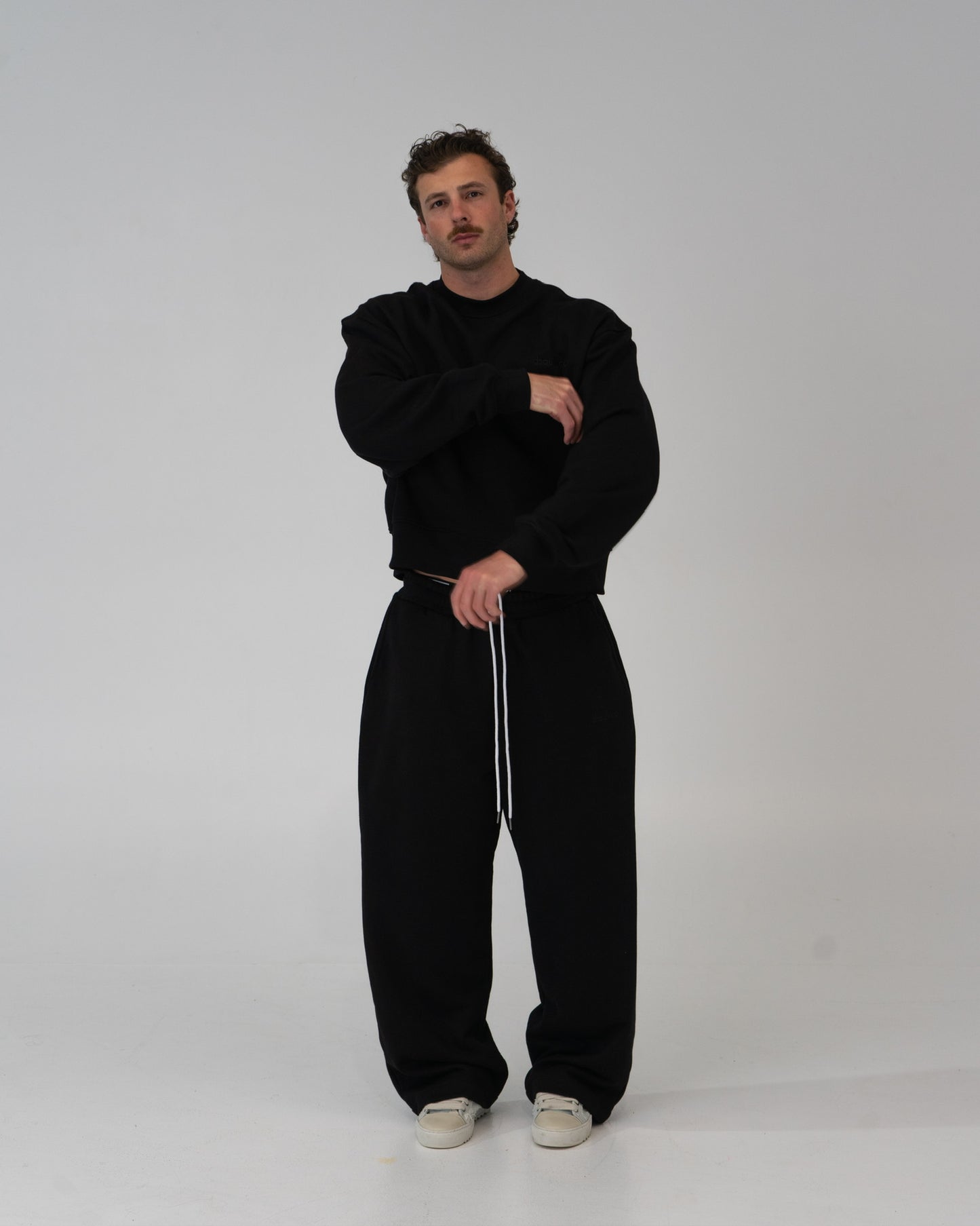 Lounge Crewneck - BLACK